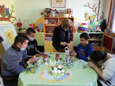 Великденски вдъхновения - пъстри яйчица с мраморни боички - ЦСОП Стефан Василев - Свиленград